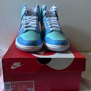 Nike Dunk Hi